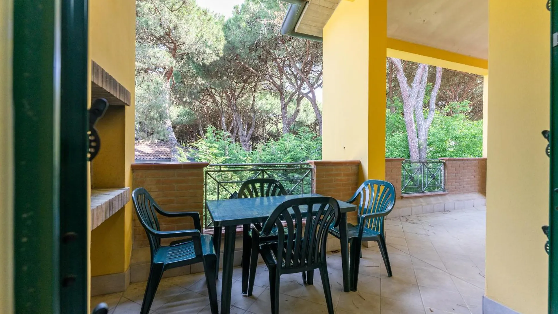 Le Terrazze Apartments Lido di Spina 0*,
